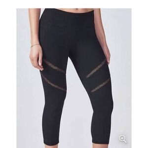 Fabletics Alessia Capri Leggings